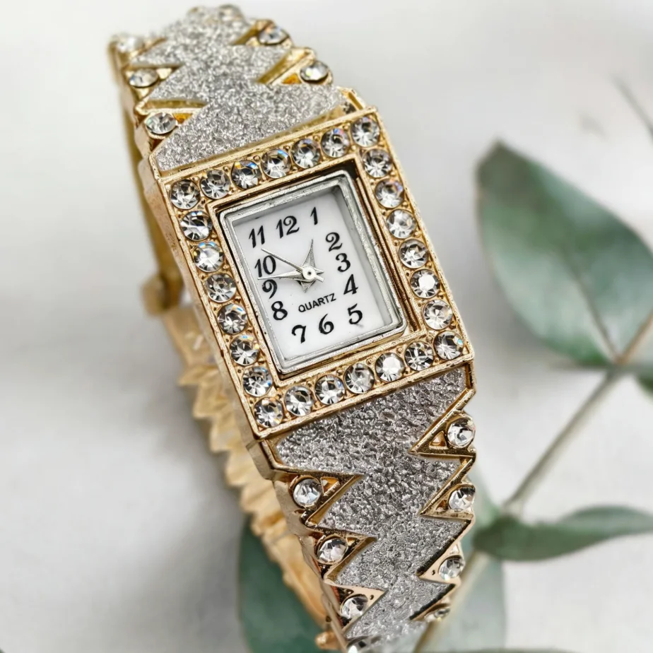 New Fashion Luxury Woman Rectangle Crystal Bracelet Watch Women Stainless Steel Quartz Watches Ladies Wrist Watch Reloj Mujer
New Fashion Luxury Woman Rectangle Crystal Bracelet Watch Women Stainless Steel Quartz Watches Ladies Wrist Watch Reloj Mujer