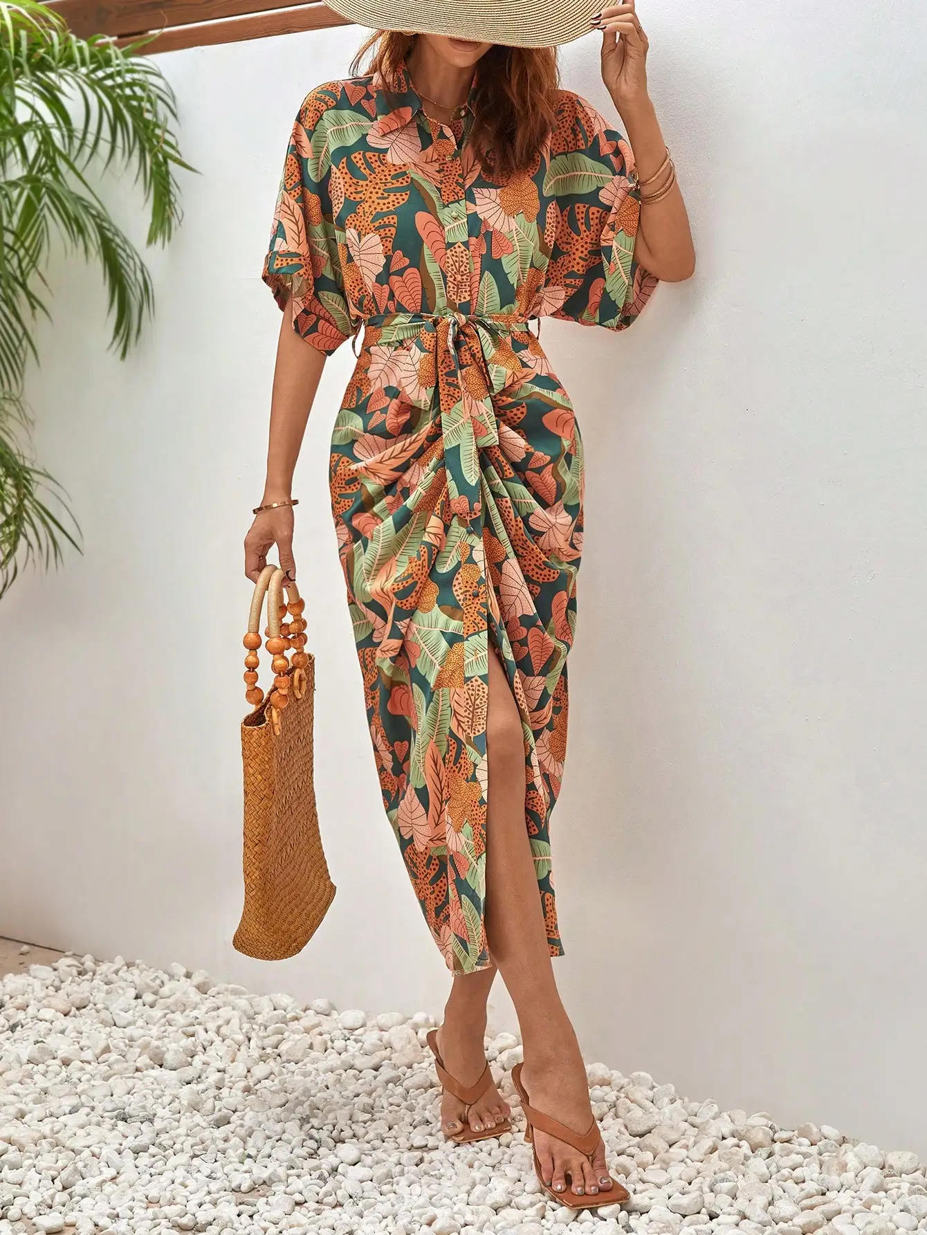 Tropical Leaf Print Batwing Sleeve Wrap Dress with Side Slit
Tropical Leaf Print Batwing Sleeve Wrap Dress with Side Slit