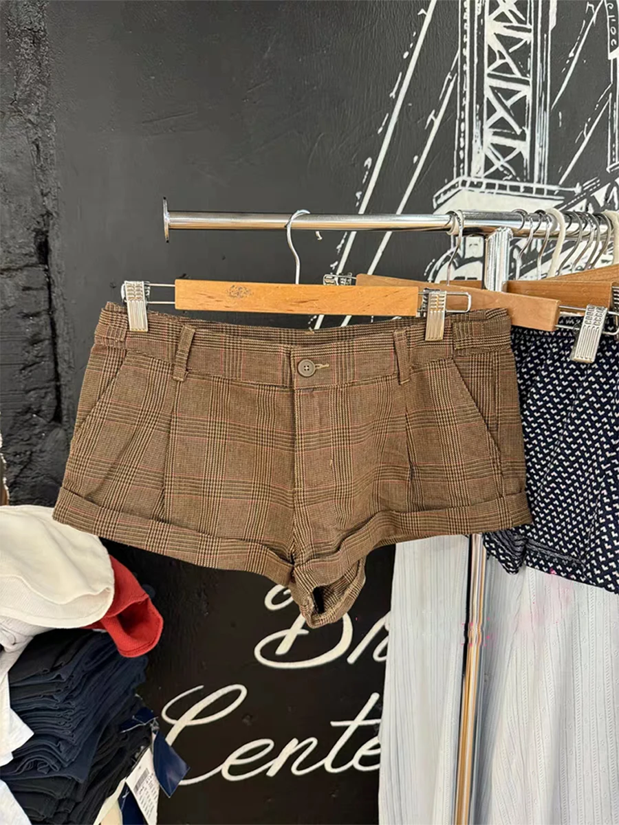 Brown Plaid Vintage Shorts Woman New Low Waist Cotton Straight Short Pants Female Autumn Y2k Streetwear Casual All-match Short
Brown Plaid Vintage Shorts Woman New Low Waist Cotton Straight Short Pants Female Autumn Y2k Streetwear Casual All-match Short