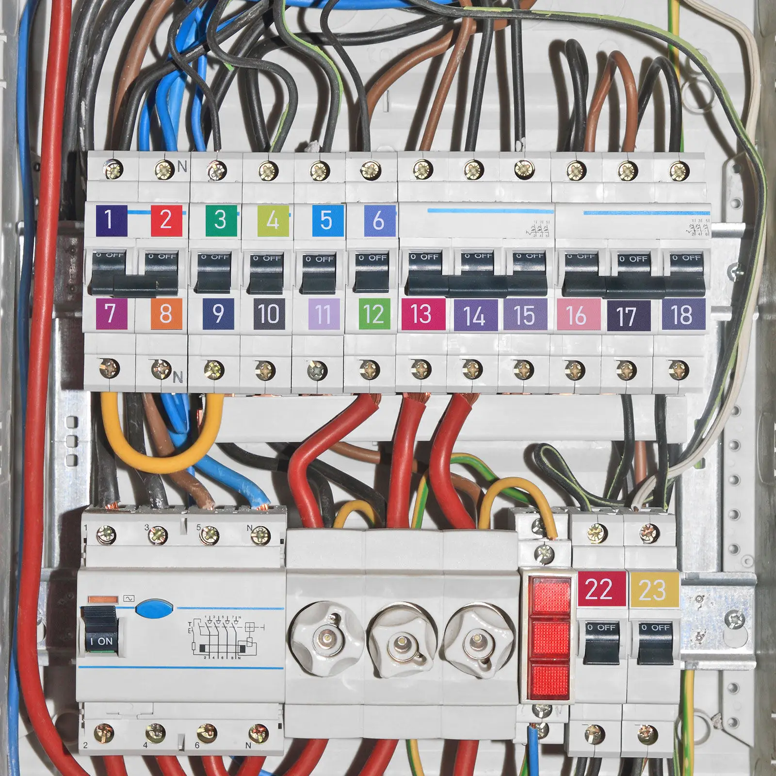 Circuit Breaker Labels Waterproof Electrical Box Stickers Self-Adhesive Outdoor Panel Identification Tags for Electricians
Circuit Breaker Labels Waterproof Electrical Box Stickers Self-Adhesive Outdoor Panel Identification Tags for Electricians