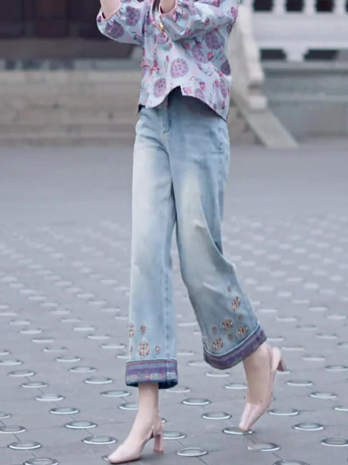 Light Blue Embroidered Wide Leg Jeans Women's Summer New Style High Waist Straight Cut Nine Points Pants Floral Stitch Casual
Light Blue Embroidered Wide Leg Jeans Women's Summer New Style High Waist Straight Cut Nine Points Pants Floral Stitch Casual