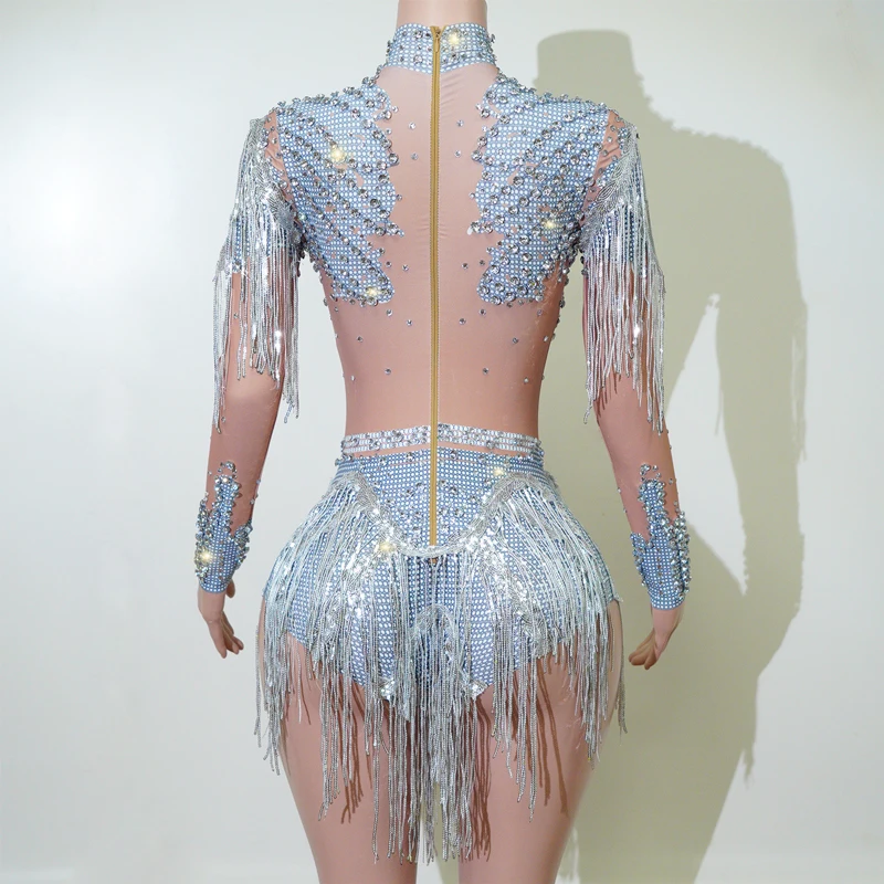 Sexy Rhinestone Silver Sequin Tassel Jumpsuit Stage Costume Skirt Latin Dance Nightclub Party Costume Drag Queen Team Costume
Sexy Rhinestone Silver Sequin Tassel Jumpsuit Stage Costume Skirt Latin Dance Nightclub Party Costume Drag Queen Team Costume
