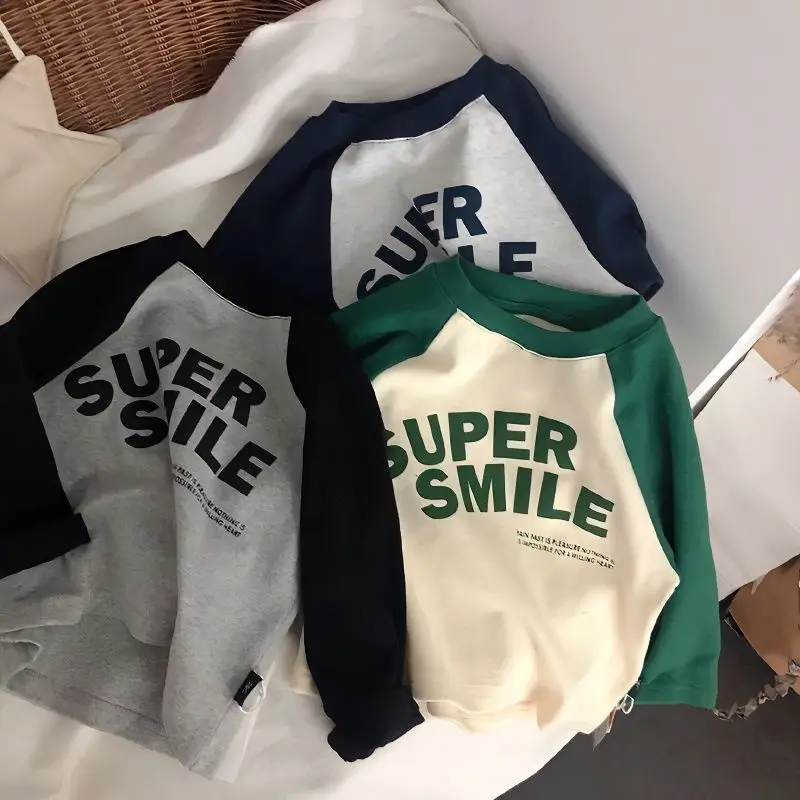 2023 Spring New Cotton Kids Korean Version Spliced Letter Printed Long Sleeve Round Neck Fashion Casual Korean Boys T-shirt
2023 Spring New Cotton Kids Korean Version Spliced Letter Printed Long Sleeve Round Neck Fashion Casual Korean Boys T-shirt