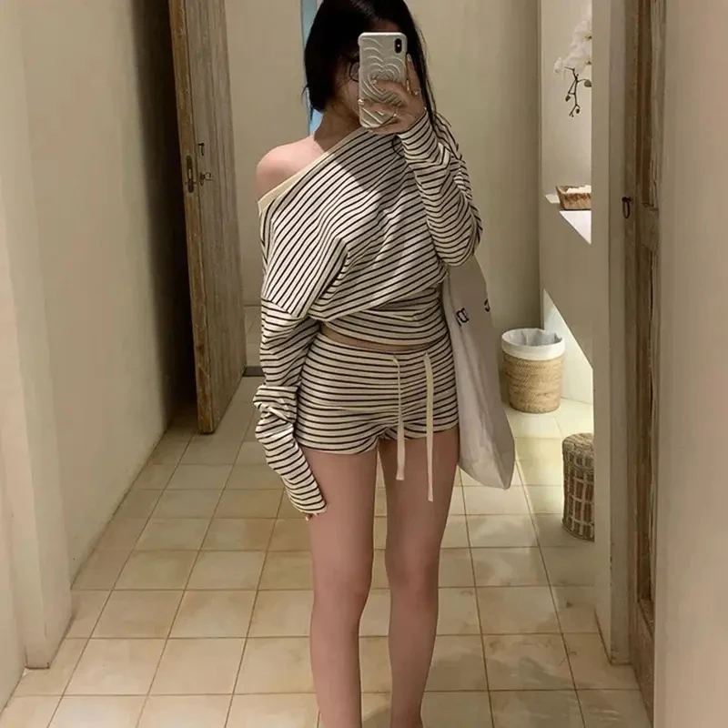 Striped Sleepwear Women Pajama Shorts Sets Long Sleeve Piiama Casual 2 Pieces Night Wears Autumn Korean Casual Home Suit 2026
Striped Sleepwear Women Pajama Shorts Sets Long Sleeve Piiama Casual 2 Pieces Night Wears Autumn Korean Casual Home Suit 2026