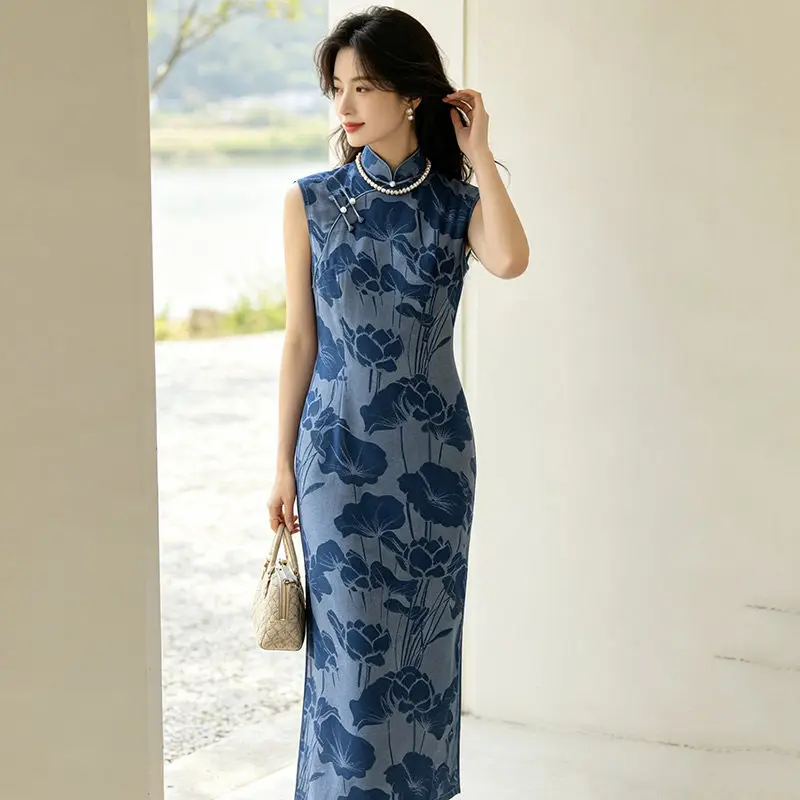 Spring Summer Blue Lotus Printed New Chinese Long Qipao Improved Young Style 2026 New Female Qipao Dress
Spring Summer Blue Lotus Printed New Chinese Long Qipao Improved Young Style 2026 New Female Qipao Dress
