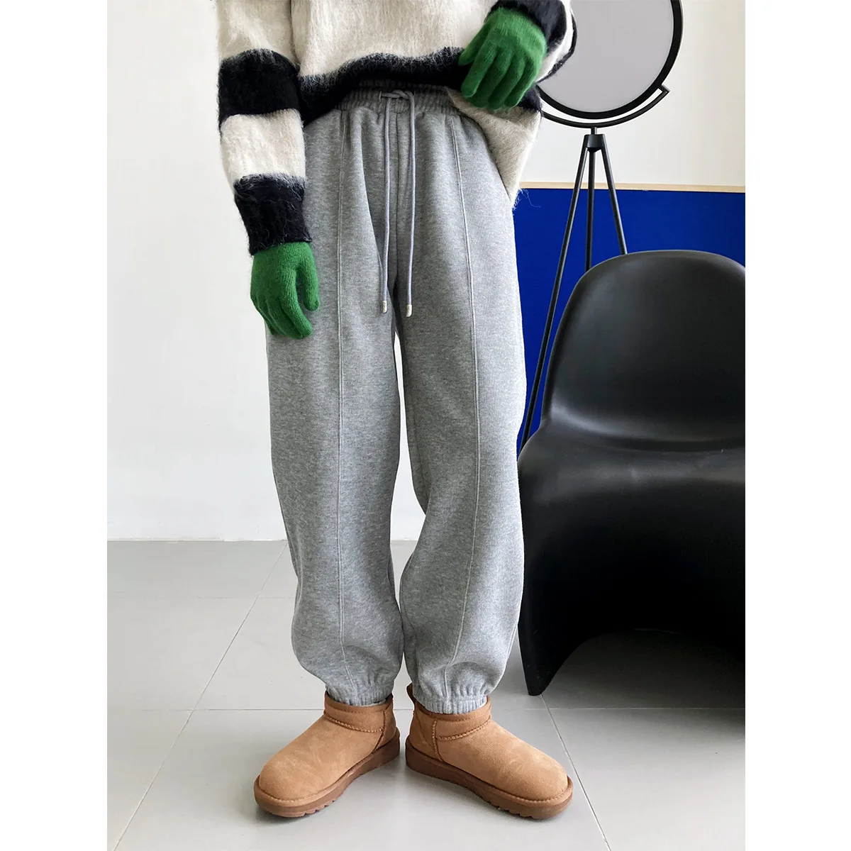 Casual Plush Thickened Casual Pants for Women's Autumn and Winter 2025 New Outerwear Sports Pants Harlan Leggings 1109
Casual Plush Thickened Casual Pants for Women's Autumn and Winter 2025 New Outerwear Sports Pants Harlan Leggings 1109