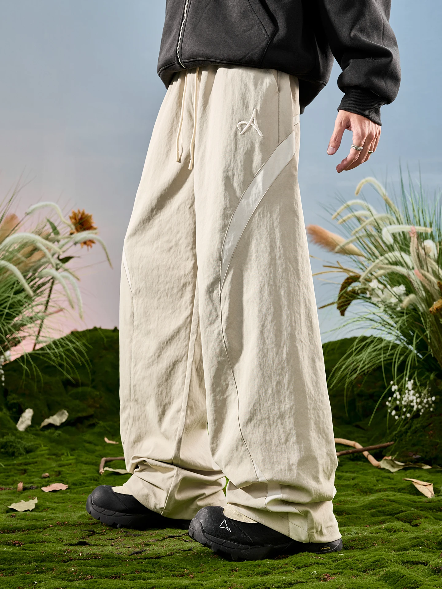 Брюки Nuthink American Sle: широкие, повседневные, в стиле колор-блок, спортивные, унисекс, зимние, новинка, прямые брюки-палаццо
Брюки Nuthink American Sle: широкие, повседневные, в стиле колор-блок, спортивные, унисекс, зимние, новинка, прямые брюки-палаццо