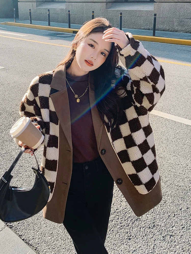Teddy Coat Women Faux Fur Coats Long Sleeve Fluffy Fur Jackets Winter Warm Female Oversized Casual Winter Overcoat 2023 B33
Teddy Coat Women Faux Fur Coats Long Sleeve Fluffy Fur Jackets Winter Warm Female Oversized Casual Winter Overcoat 2023 B33