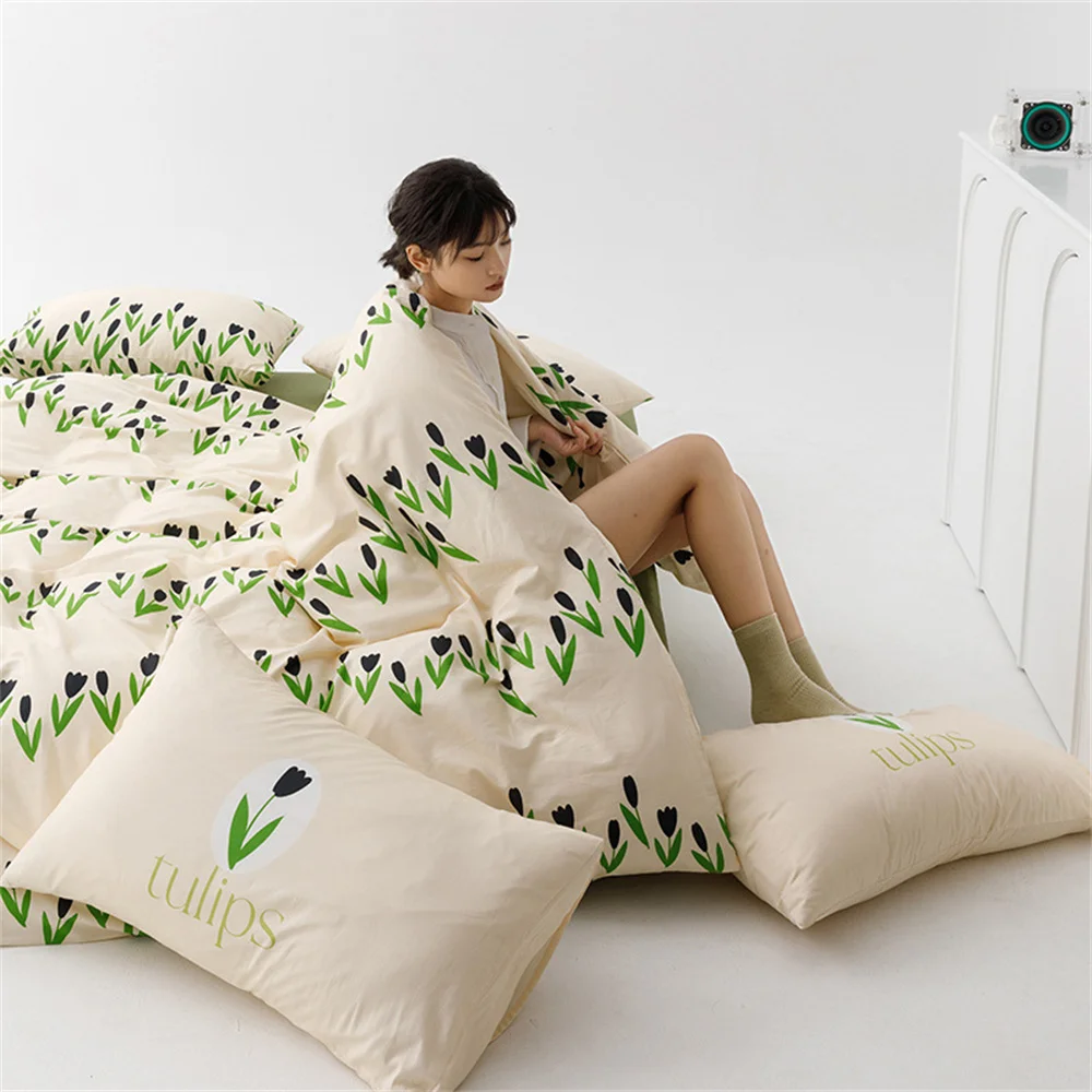 Bed Sheet Set Quilt Cover Pillow Case Pure Cotton Printing Four-piece Modern Simple Style Fashion Bedding Set Home Textiles
Bed Sheet Set Quilt Cover Pillow Case Pure Cotton Printing Four-piece Modern Simple Style Fashion Bedding Set Home Textiles