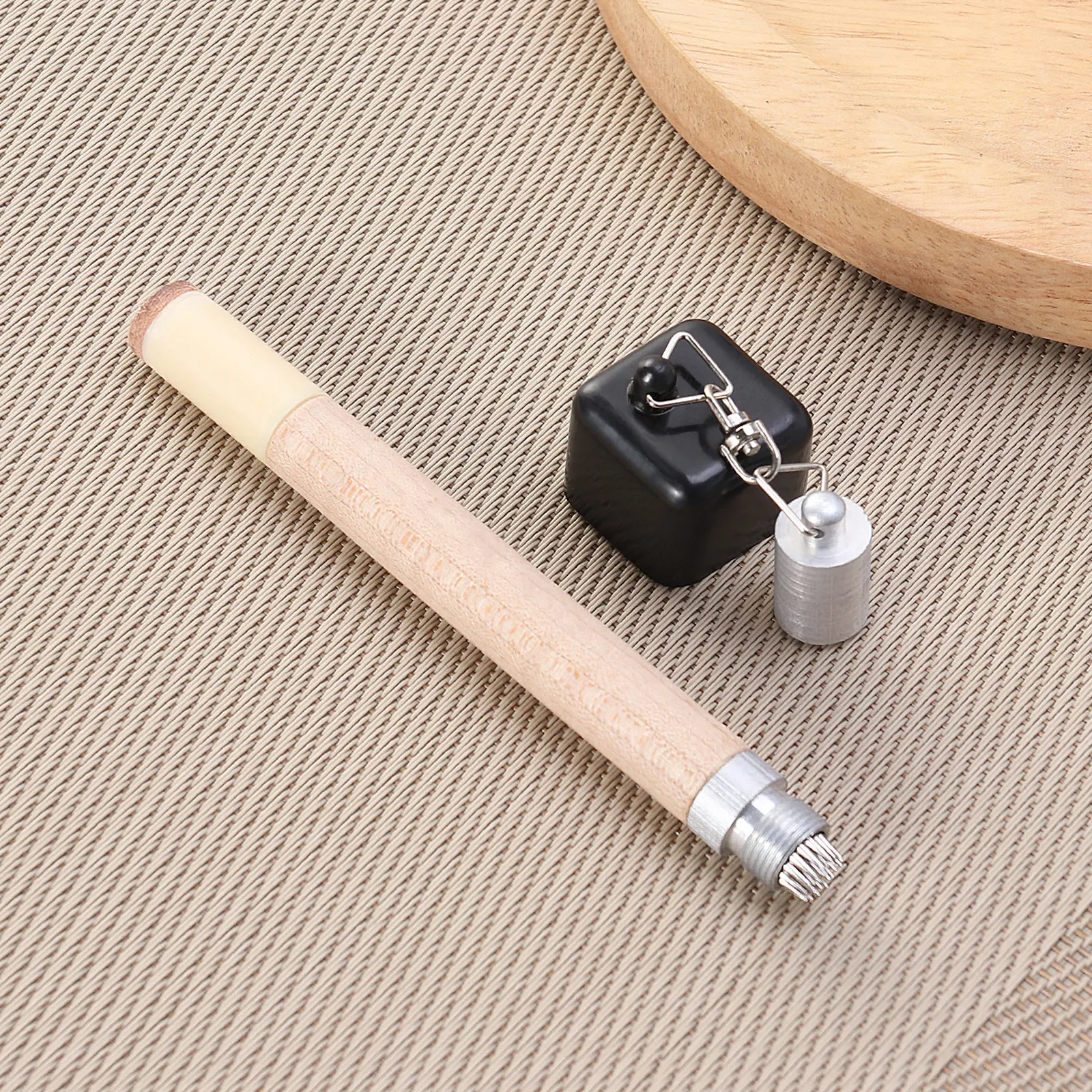 2 in 1 Billiard Cue Chalk Holder Pricker Mini Keychain Portable Pool Snooker Cue Tip Tool for Home Commercial Use
2 in 1 Billiard Cue Chalk Holder Pricker Mini Keychain Portable Pool Snooker Cue Tip Tool for Home Commercial Use