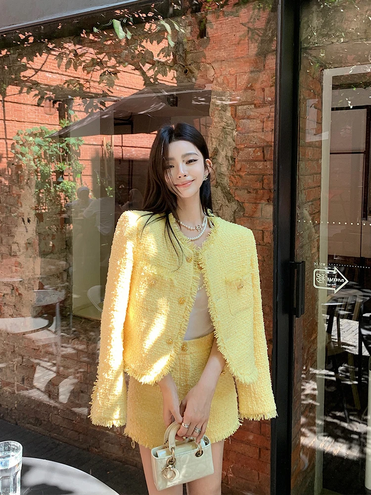 Faionable Korean Sle Rose Tweed Jaet And orts Set Women's Spring Autumn New Arrival Small Fraance Sle Top
Faionable Korean Sle Rose Tweed Jaet And orts Set Women's Spring Autumn New Arrival Small Fraance Sle Top