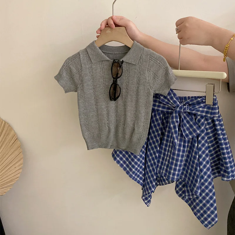 Girls Set 2025 Summer New Childrens Wear Korean Style Baby Girl Knitted T-shirt Bow Plaid Skirt Two-piece Set Casual Simple
Girls Set 2025 Summer New Childrens Wear Korean Style Baby Girl Knitted T-shirt Bow Plaid Skirt Two-piece Set Casual Simple