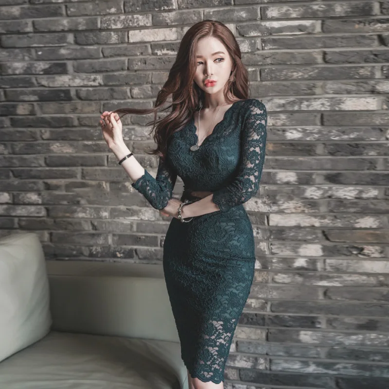 Spring new hot selling dress elegant and fashionable lace V-neck women's office party slim pencil skirt
Spring new hot selling dress elegant and fashionable lace V-neck women's office party slim pencil skirt
