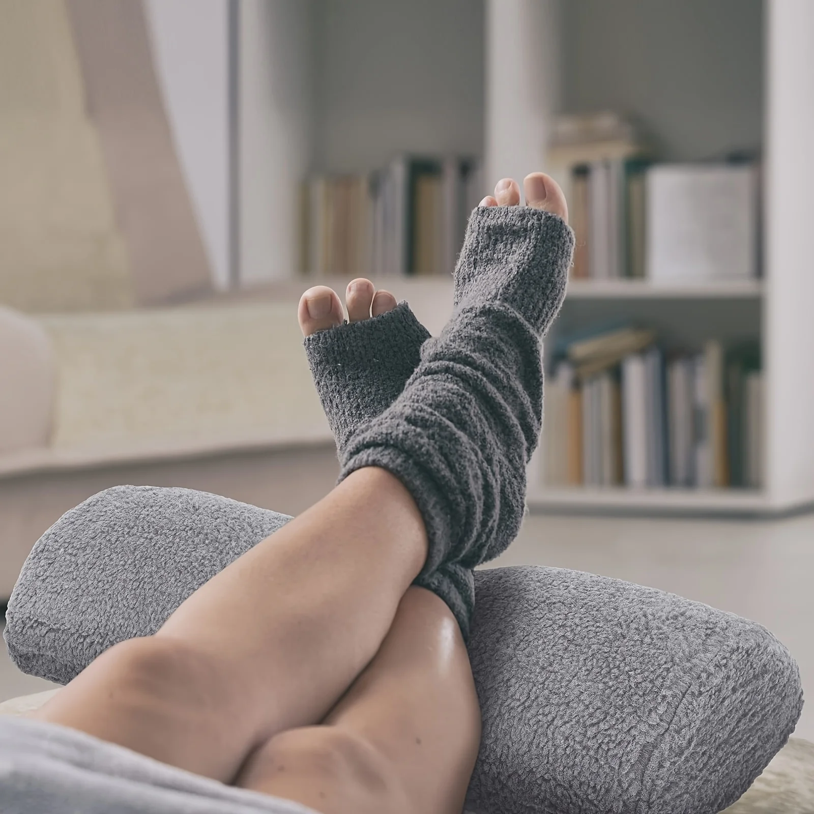 Multi-Purpose Foot Rest Pillow - Ergonomic Office Foot Cushion with Half-Roll Design for Leg & Back Support, Suitable for Bed
Multi-Purpose Foot Rest Pillow - Ergonomic Office Foot Cushion with Half-Roll Design for Leg & Back Support, Suitable for Bed