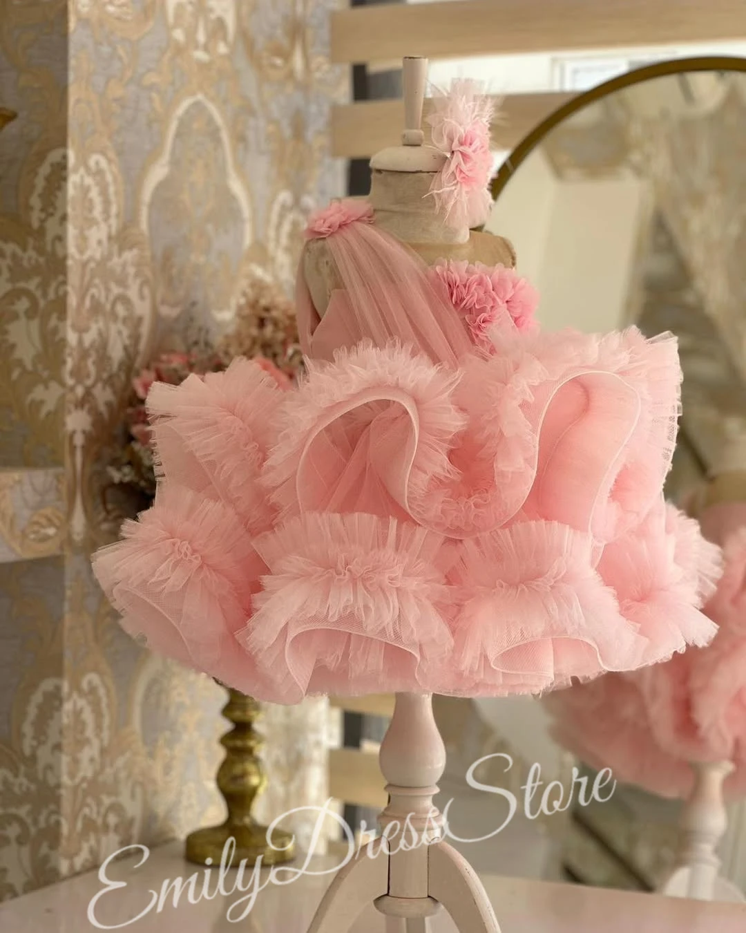 Customized Pink Flower Girl Dress For Wedding Puffy Cute Baby Sleeveless Layered Birthday Party First Communion Ball Gown
Customized Pink Flower Girl Dress For Wedding Puffy Cute Baby Sleeveless Layered Birthday Party First Communion Ball Gown