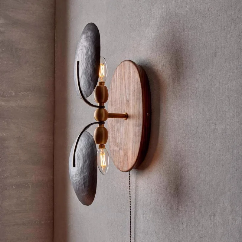 Simple, elegant and warm American retro chandelier Bedroom bedside with pull wire switch Background wall lamp Medieval wall lamp
Simple, elegant and warm American retro chandelier Bedroom bedside with pull wire switch Background wall lamp Medieval wall lamp