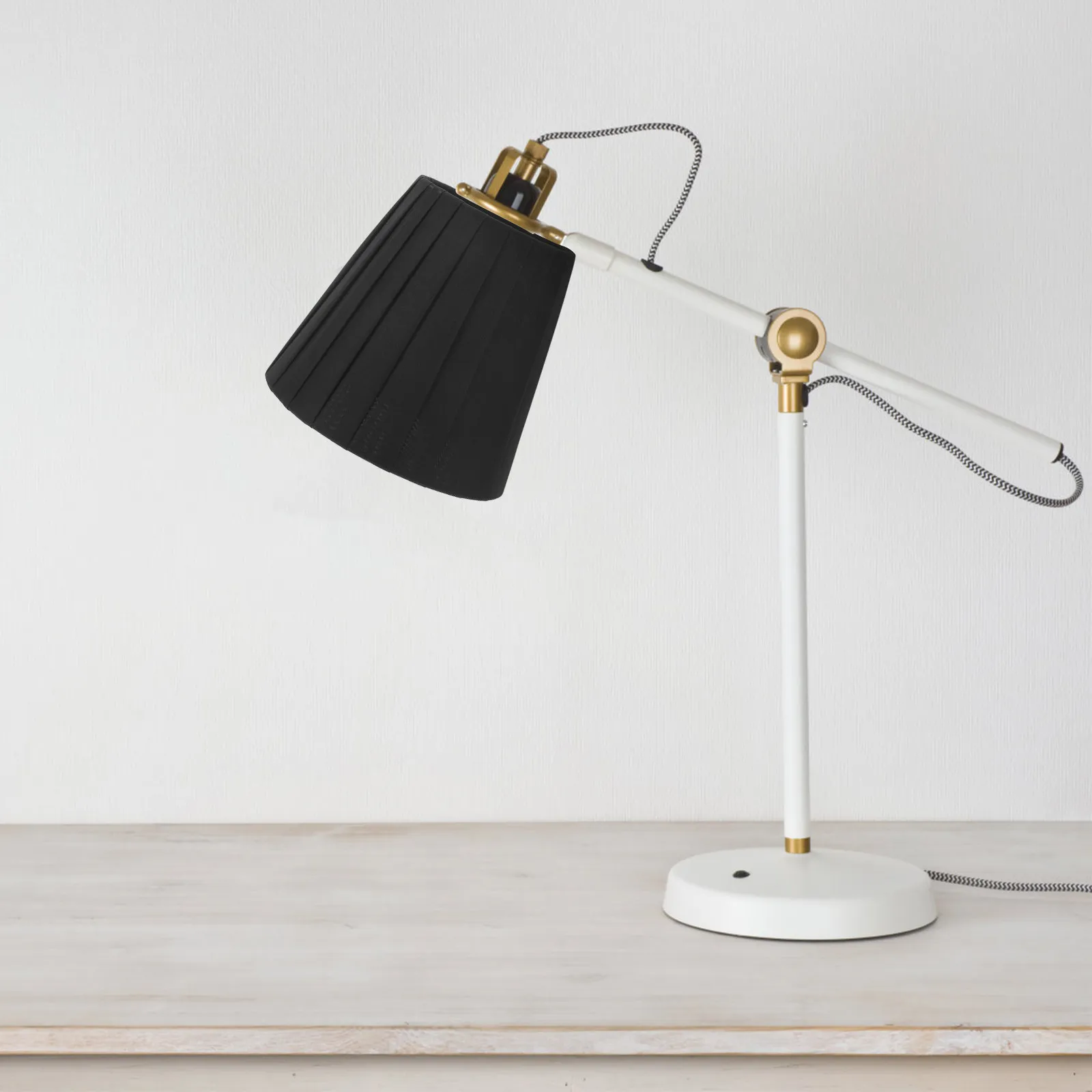 Декоративный тканевый абажур для настольной, напольной или лампы-торшера, сменный чехол на прищепке, из прочной ткани, для мягкого освещения дома и отеля
Декоративный тканевый абажур для настольной, напольной или лампы-торшера, сменный чехол на прищепке, из прочной ткани, для мягкого освещения дома и отеля