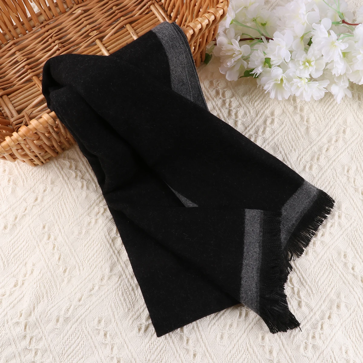 Creative Double Color Scarf for Men Premium Material Long Use Winter Autumn Fashion Gift Soft Cozy Fall Elegant Plaid Man Shawl
Creative Double Color Scarf for Men Premium Material Long Use Winter Autumn Fashion Gift Soft Cozy Fall Elegant Plaid Man Shawl