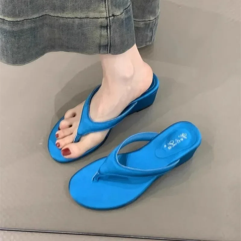 Ladies Shoes on Sale 2025 Hot Sale Flip Flops Women's Slippers Outdoor Casual Slippers Women Round Toe Wedges Open Toe Sandals
Ladies Shoes on Sale 2025 Hot Sale Flip Flops Women's Slippers Outdoor Casual Slippers Women Round Toe Wedges Open Toe Sandals