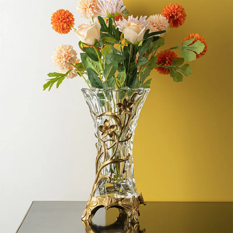 Crystal glass inlaid copper vase ornament, high-end entrance decoration in the living room
Crystal glass inlaid copper vase ornament, high-end entrance decoration in the living room
