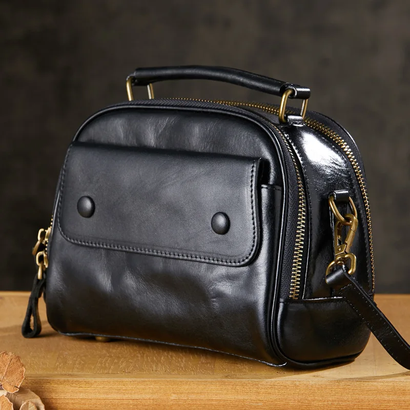 Handmade leather men's commuter shoulder messenger bag first layer vegetable tanned cowhide retro casual portable backpack fashi
Handmade leather men's commuter shoulder messenger bag first layer vegetable tanned cowhide retro casual portable backpack fashi