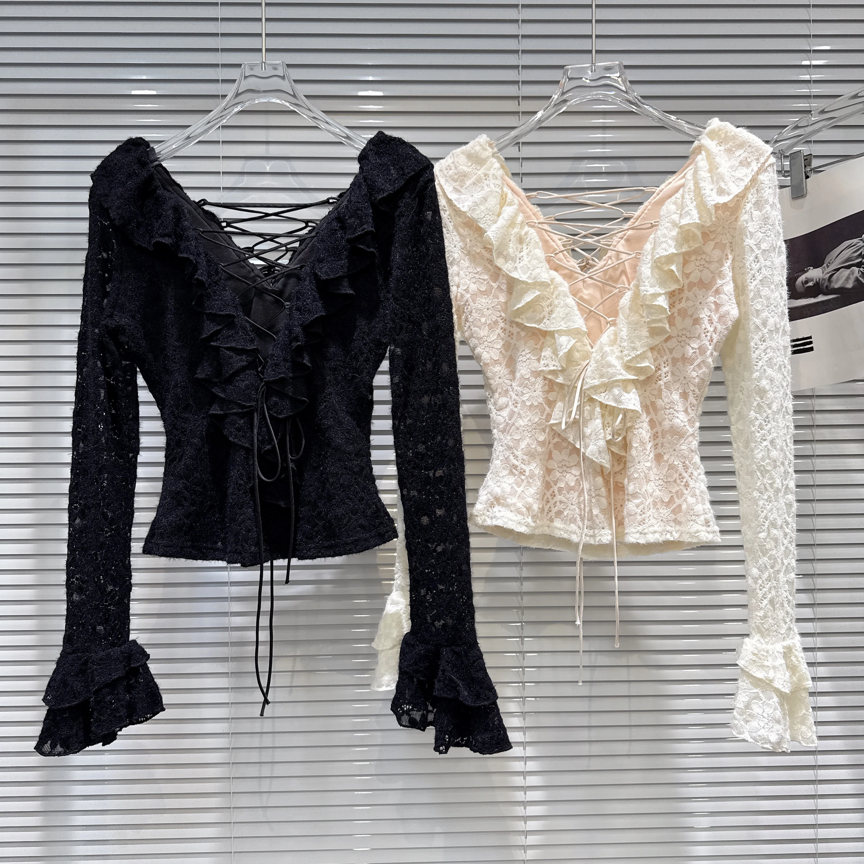 Gagarich 2026 Spring New Arrival Sexy Pure Desire V-Neck Tie-Up Woodland Edge Waist-Embellished Lace Blouse Women Top
Gagarich 2026 Spring New Arrival Sexy Pure Desire V-Neck Tie-Up Woodland Edge Waist-Embellished Lace Blouse Women Top