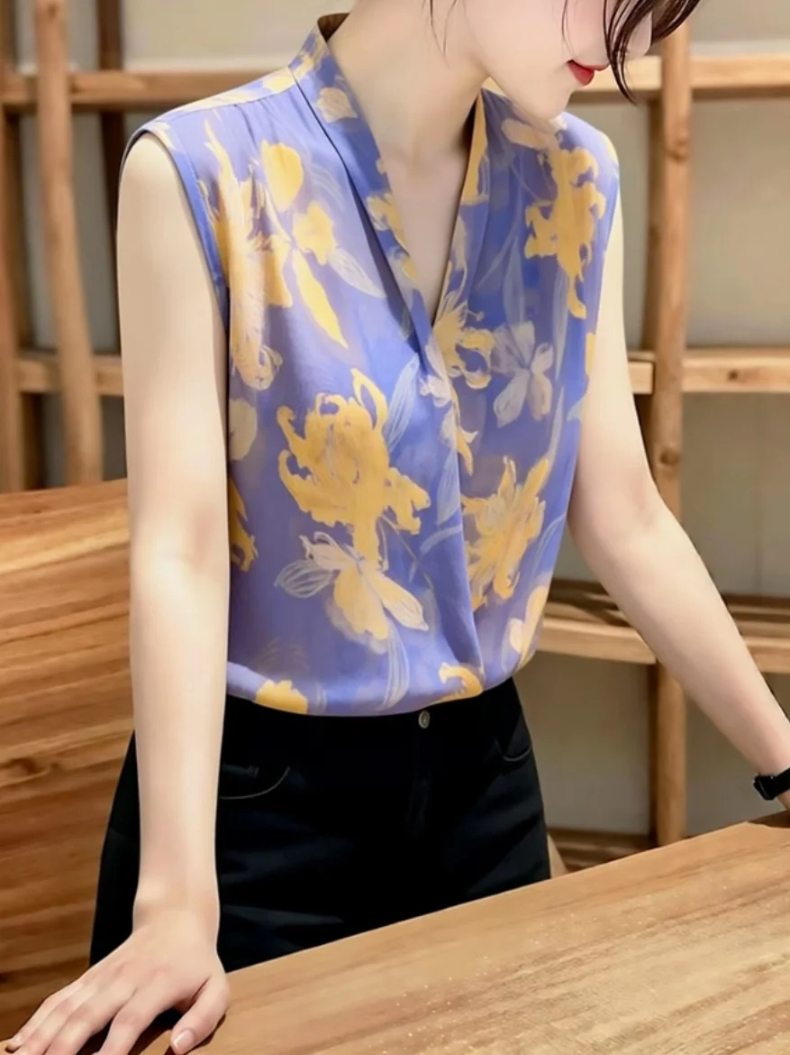 Elegant Summer Women's Printed Chiffon Sleeveless Shirt with Belt Korean Style Floral Patterned Top Fashionable Trendy Blouse
Elegant Summer Women's Printed Chiffon Sleeveless Shirt with Belt Korean Style Floral Patterned Top Fashionable Trendy Blouse