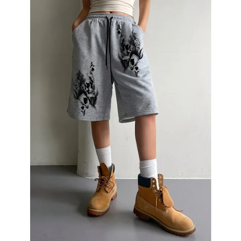 Women's casual shorts with skull gothic print, summer new style suitable for both men and women
Women's casual shorts with skull gothic print, summer new style suitable for both men and women