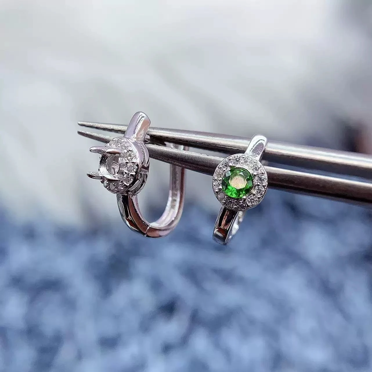 MeiBaPJ Inlay Round 3*3mm Stone For Womens Earrings Settings S925 Sterling Silver Zircon Classic Jewelry Free Delivery Wholesale
MeiBaPJ Inlay Round 3*3mm Stone For Womens Earrings Settings S925 Sterling Silver Zircon Classic Jewelry Free Delivery Wholesale