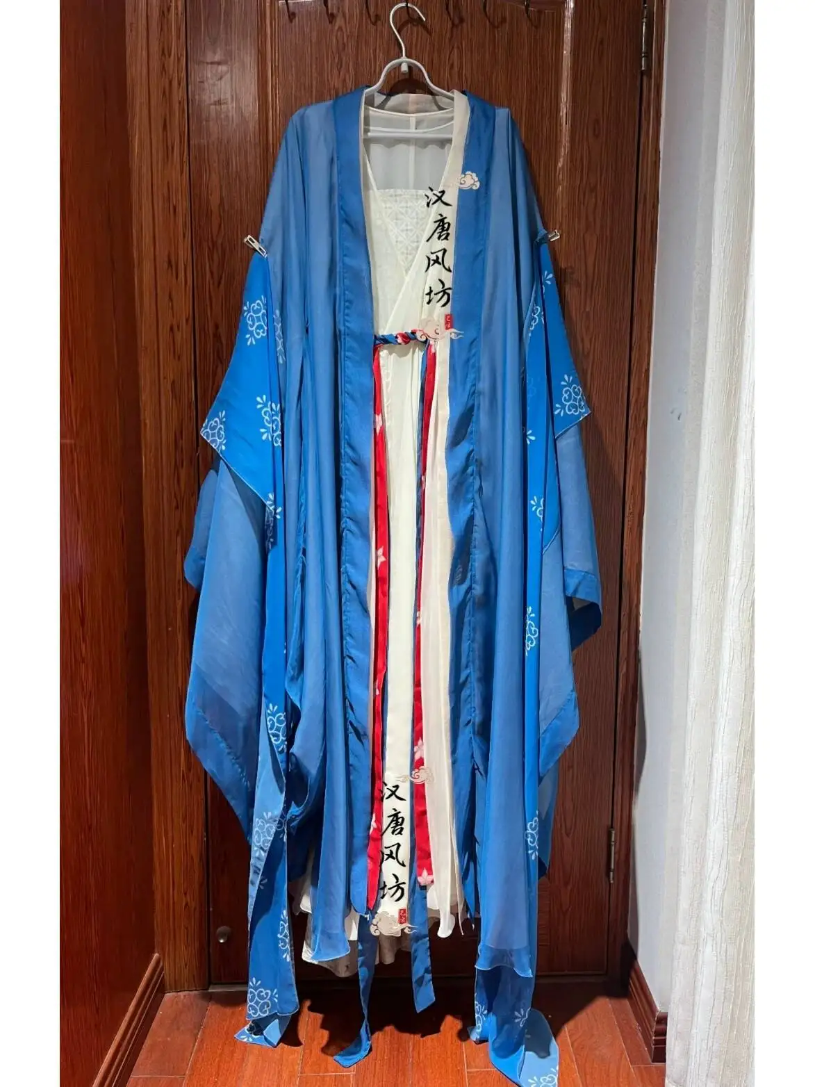 Linjiangxian Bailu Baimengyan Blue Flower Like Moon Costume Halloween Cosplay Ancient Hanfu Fairy Dress For Photoshoot COS
Linjiangxian Bailu Baimengyan Blue Flower Like Moon Costume Halloween Cosplay Ancient Hanfu Fairy Dress For Photoshoot COS