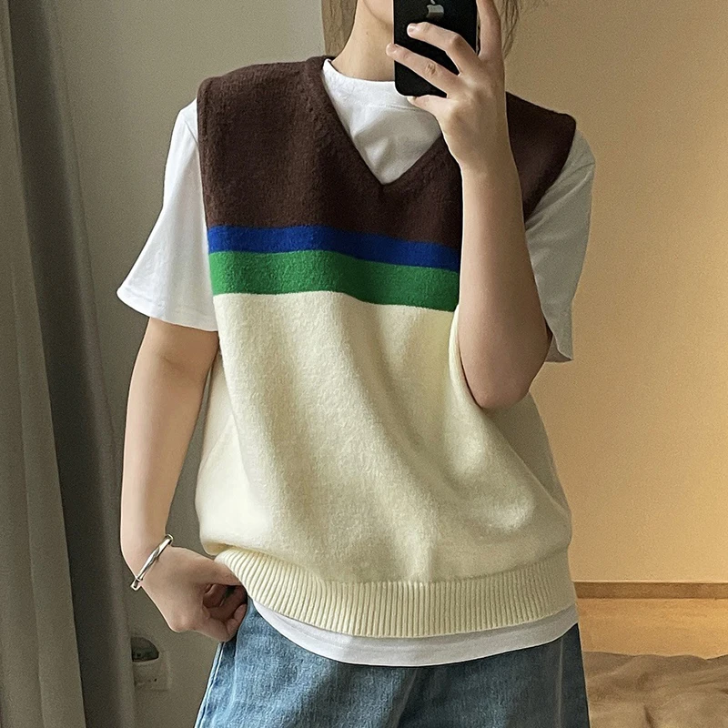 Retro Color Block Knitted Sweater Vest Woman Casual V-Neck Warm Pullover Vest Women's Fashion Simple Sleeveless Top 2023 New
Retro Color Block Knitted Sweater Vest Woman Casual V-Neck Warm Pullover Vest Women's Fashion Simple Sleeveless Top 2023 New