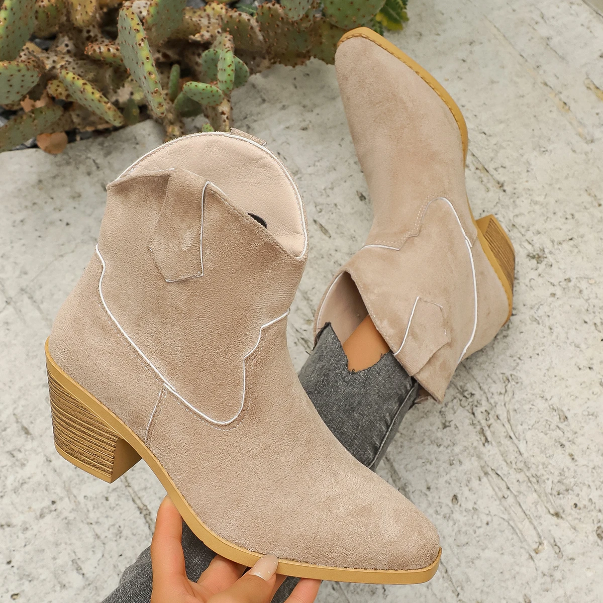 New Classic Western Boots for Woman Cow Suede Pointed Toe Wedges Heel Ankle Boots Simple Comfortable Cowboy Boots Female
New Classic Western Boots for Woman Cow Suede Pointed Toe Wedges Heel Ankle Boots Simple Comfortable Cowboy Boots Female