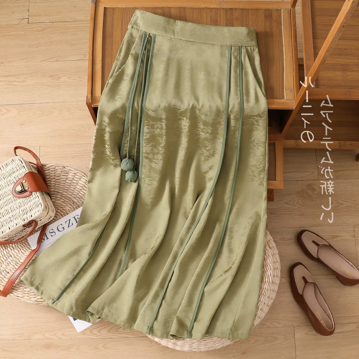Chinese Style Satin Jacquard Mamian Skirt for Women Summer Plus Size Elegant High Waist Traditional Half Skirt Retro Fashion
Chinese Style Satin Jacquard Mamian Skirt for Women Summer Plus Size Elegant High Waist Traditional Half Skirt Retro Fashion