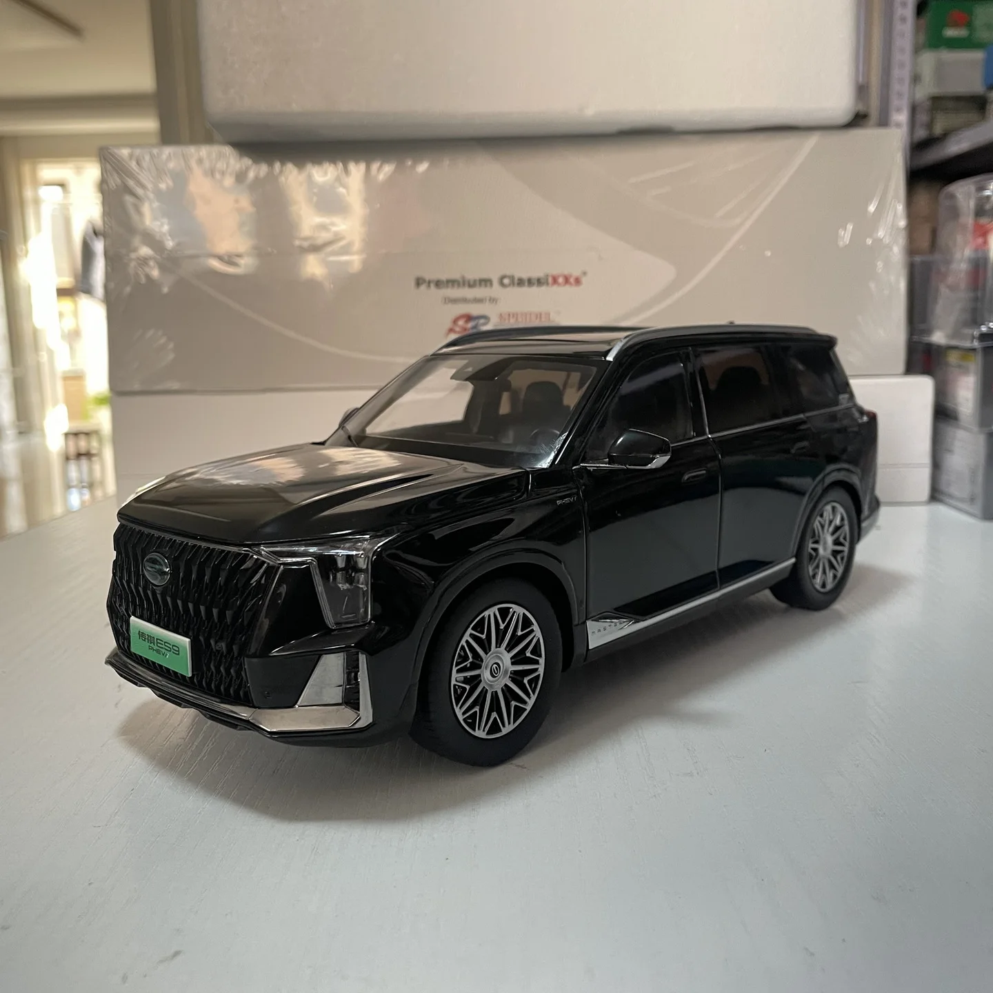 Trumpchi 1:18 Scale Diecast Alloy Black GAC Trumpchi ES9 SUV Toys Car Model Classic Nostalgia Adult Gift Souvenir Static Display
Trumpchi 1:18 Scale Diecast Alloy Black GAC Trumpchi ES9 SUV Toys Car Model Classic Nostalgia Adult Gift Souvenir Static Display