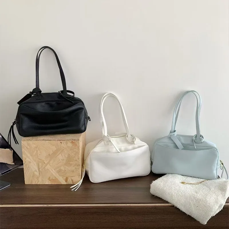 Brand Retro Ladies Handbags High Quality Large Capacity Shoulder Underarm Bag Elegant Fashion Bowling Bag 2025 New Women's Bag
Brand Retro Ladies Handbags High Quality Large Capacity Shoulder Underarm Bag Elegant Fashion Bowling Bag 2025 New Women's Bag