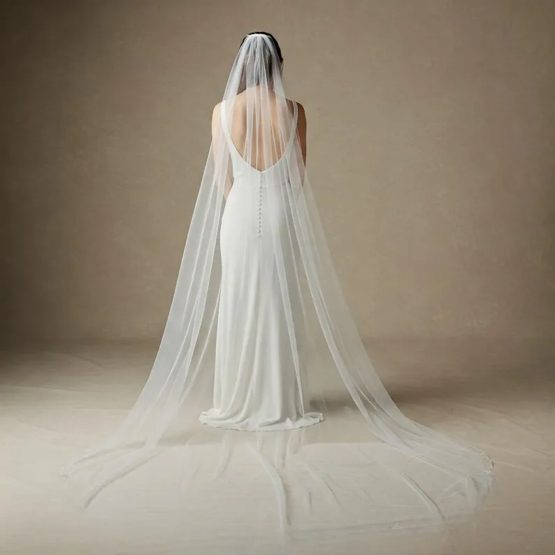 Soft Tulle Wedding Veil Simple Bridal Veil with Comb
Soft Tulle Wedding Veil Simple Bridal Veil with Comb
