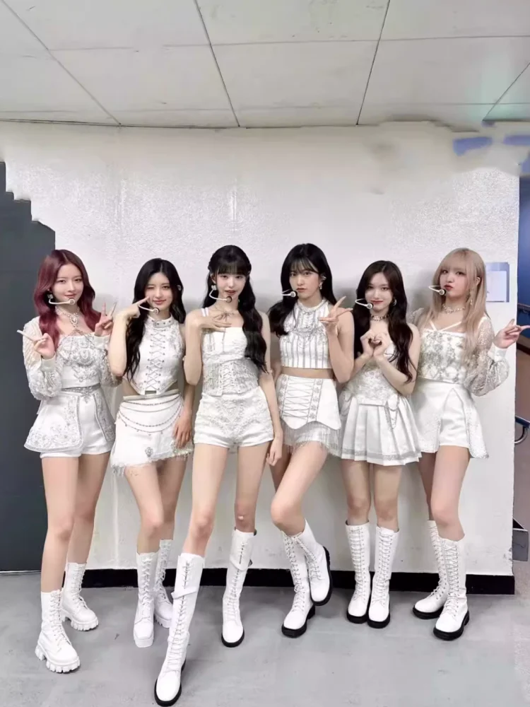 Women's Jazz Performance Outfit Stage Set Dance Team Uniform KPOP Group Year End Show Costume Traditional Chinese Ethnic Wear
Women's Jazz Performance Outfit Stage Set Dance Team Uniform KPOP Group Year End Show Costume Traditional Chinese Ethnic Wear