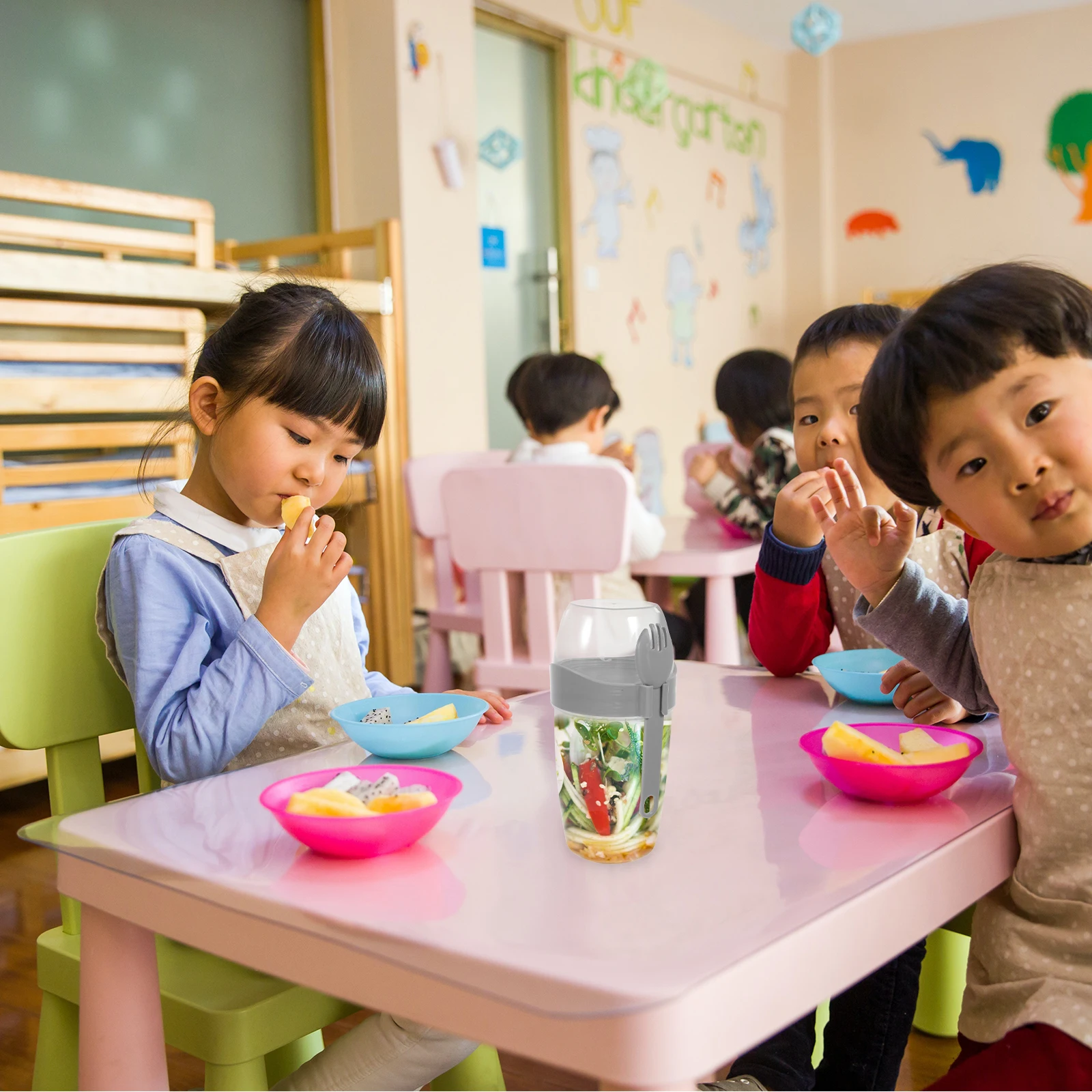 1Set Double Layer Salad Cup Large Capacity Portable Salad Dressing Container Shaker Cup with Fork for School Outdoor Lunch 
1Set Double Layer Salad Cup Large Capacity Portable Salad Dressing Container Shaker Cup with Fork for School Outdoor Lunch