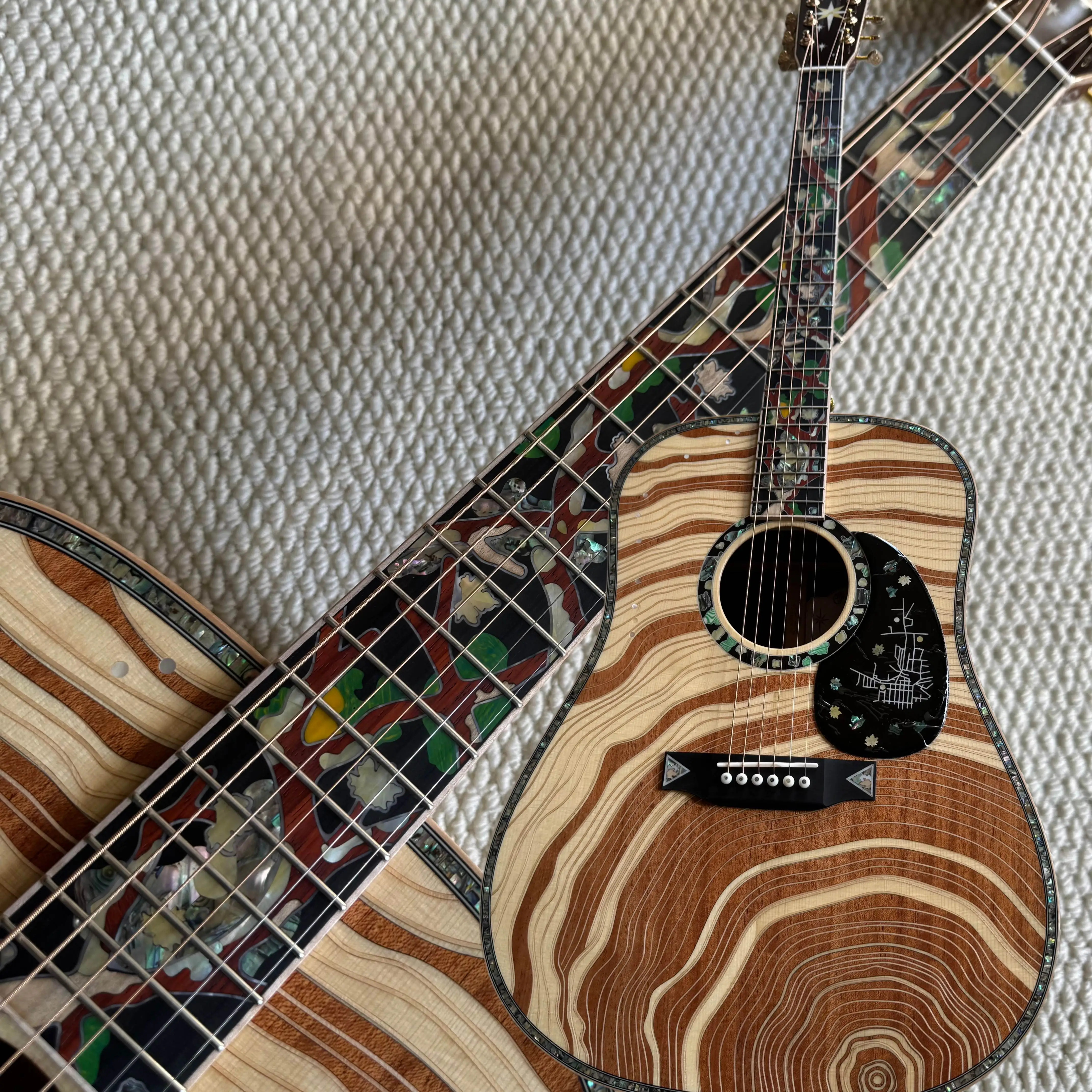 Collection Grade D300 Acoustic Guitar Full Single Carved Head Morra Star Wutong Tree Cross Section AAA Spruce Panel
Collection Grade D300 Acoustic Guitar Full Single Carved Head Morra Star Wutong Tree Cross Section AAA Spruce Panel