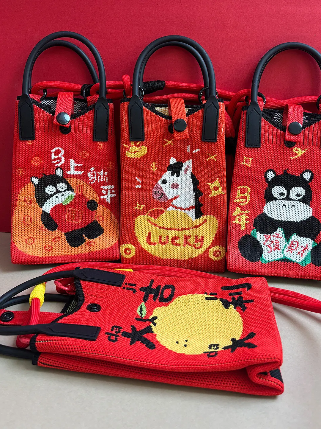 Корейская вязаная сумка для телефона на одно плечо, портативный кошелек для монет, модная сумка простого дизайна для молодежи
Корейская вязаная сумка для телефона на одно плечо, портативный кошелек для монет, модная сумка простого дизайна для молодежи