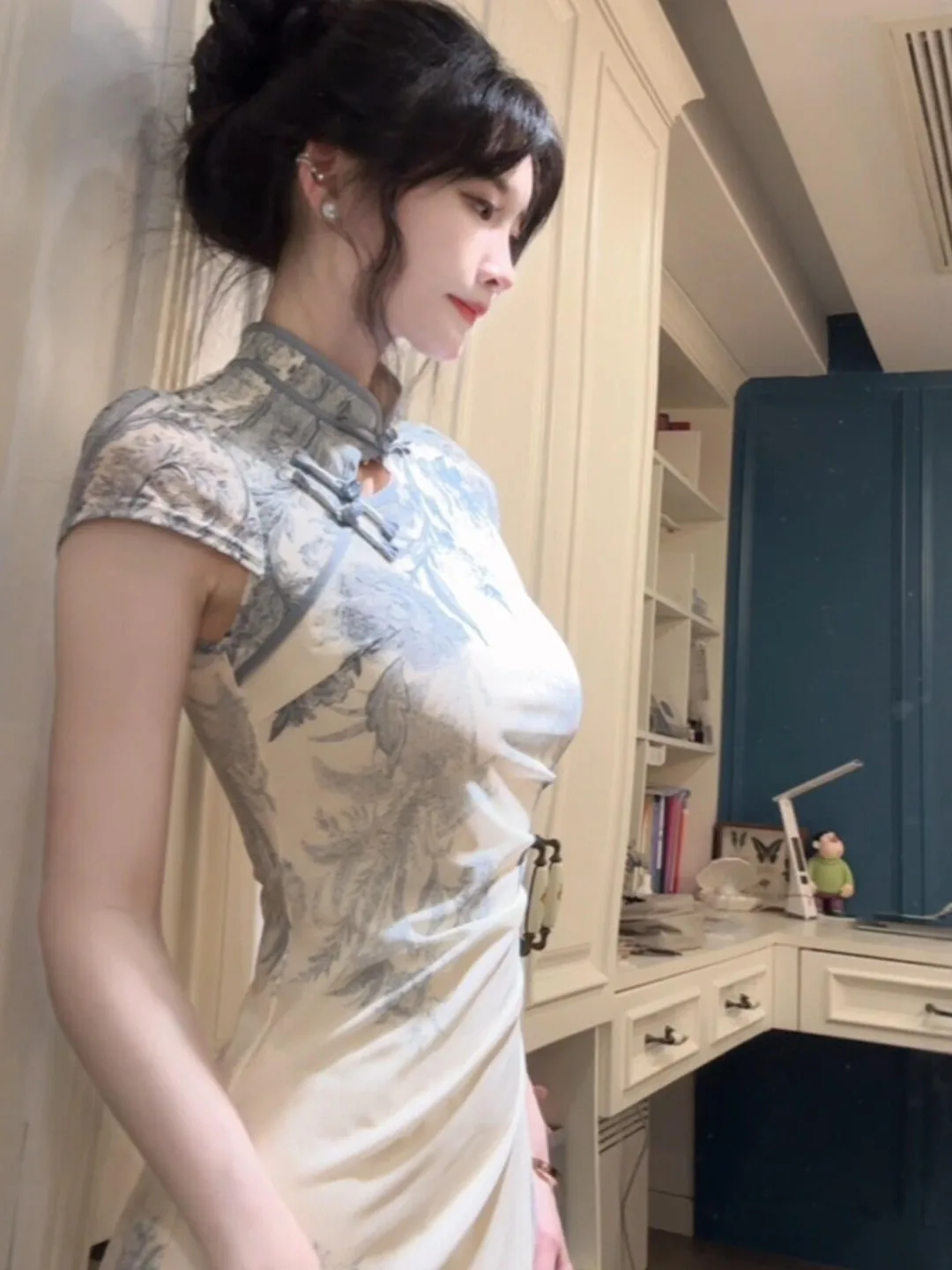 New Chinese Style National Trend Improved Long Dress Unique Retro Beautiful Print Slim Fit Body Contouring Dress Su...
New Chinese Style National Trend Improved Long Dress Unique Retro Beautiful Print Slim Fit Body Contouring Dress Su...