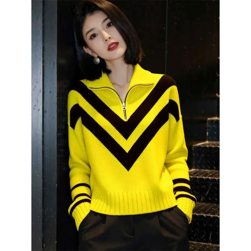 Вязаный свитер Ele с геометрическим цветовым блоком и длинными рукавами, модный зимний топ, высококачественный дизайн, европейский стиль, трикотаж
Вязаный свитер Ele с геометрическим цветовым блоком и длинными рукавами, модный зимний топ, высококачественный дизайн, европейский стиль, трикотаж