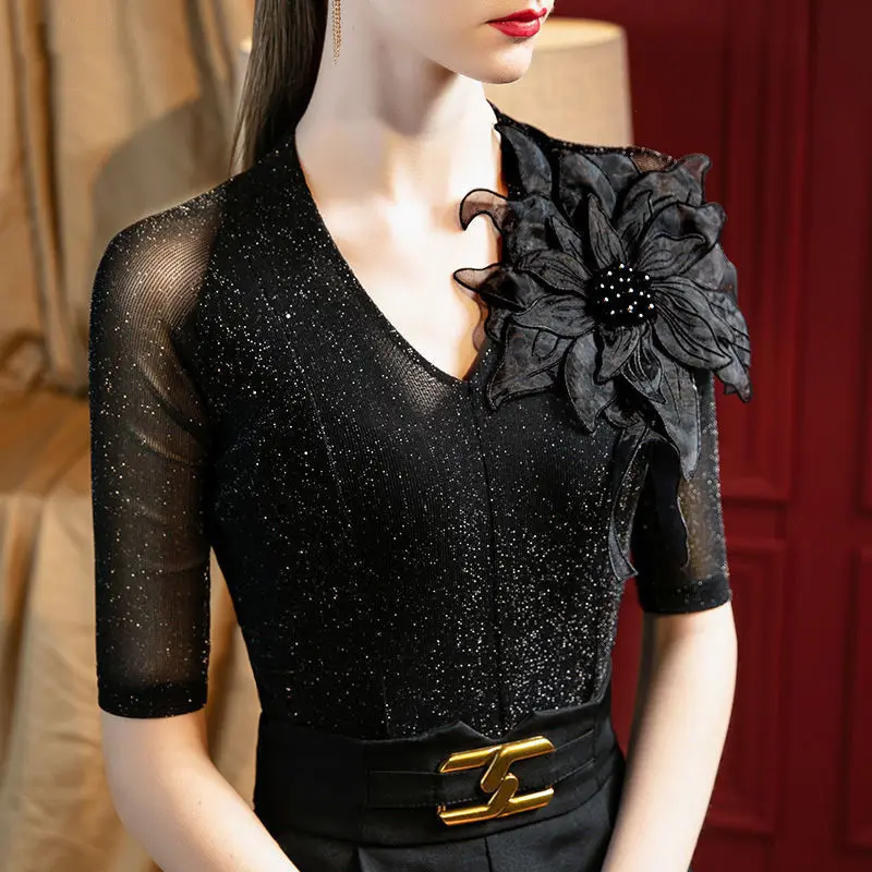 Women Autumn Style Mesh Blouses Floral Shirts Female Sexy Long See Through Embroidery Sleeve V-Neck Patchwork Blusas Tops Q520
Women Autumn Style Mesh Blouses Floral Shirts Female Sexy Long See Through Embroidery Sleeve V-Neck Patchwork Blusas Tops Q520