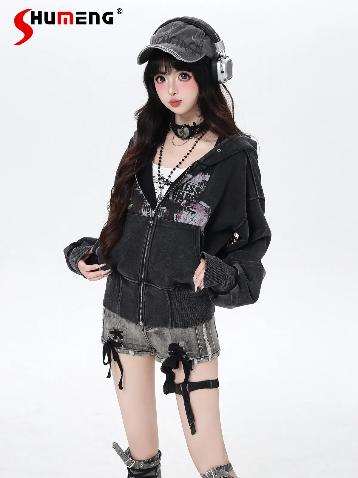 American Style Fashion Streetwear Retro Heavy Industry Metal Round Buckle Zipper Hooded Short Jacket Top for Women Spring 2026
American Style Fashion Streetwear Retro Heavy Industry Metal Round Buckle Zipper Hooded Short Jacket Top for Women Spring 2026