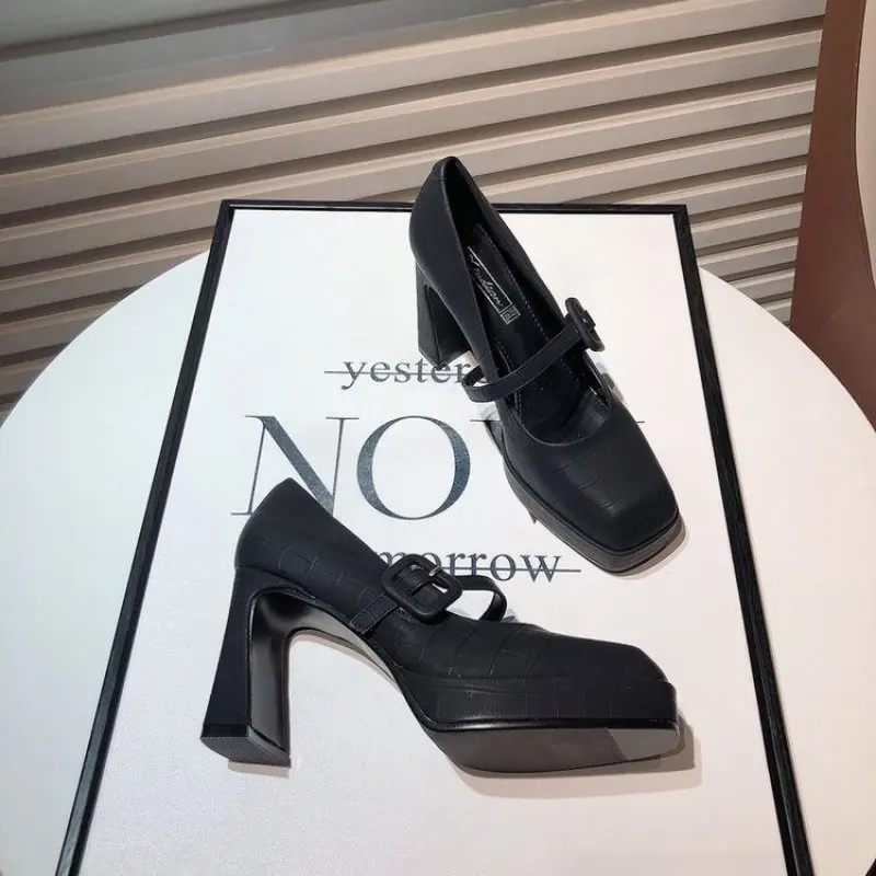 Spring and Autumn NEW Fashion Comfort British Style Shoes for Women High Heels Round Toe with Chunky Heels Shoes Heels Women 34
Spring and Autumn NEW Fashion Comfort British Style Shoes for Women High Heels Round Toe with Chunky Heels Shoes Heels Women 34