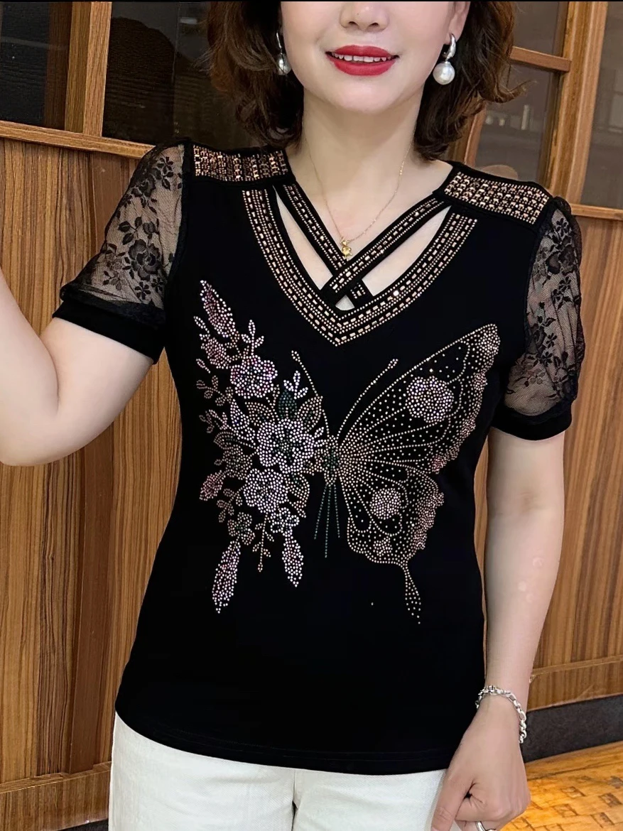 Fashionable Summer Women's T-shirt Cross V-neck Short Sleeve Lace Rhinestone Slim Fit Casual Style Polyester Fiber
Fashionable Summer Women's T-shirt Cross V-neck Short Sleeve Lace Rhinestone Slim Fit Casual Style Polyester Fiber