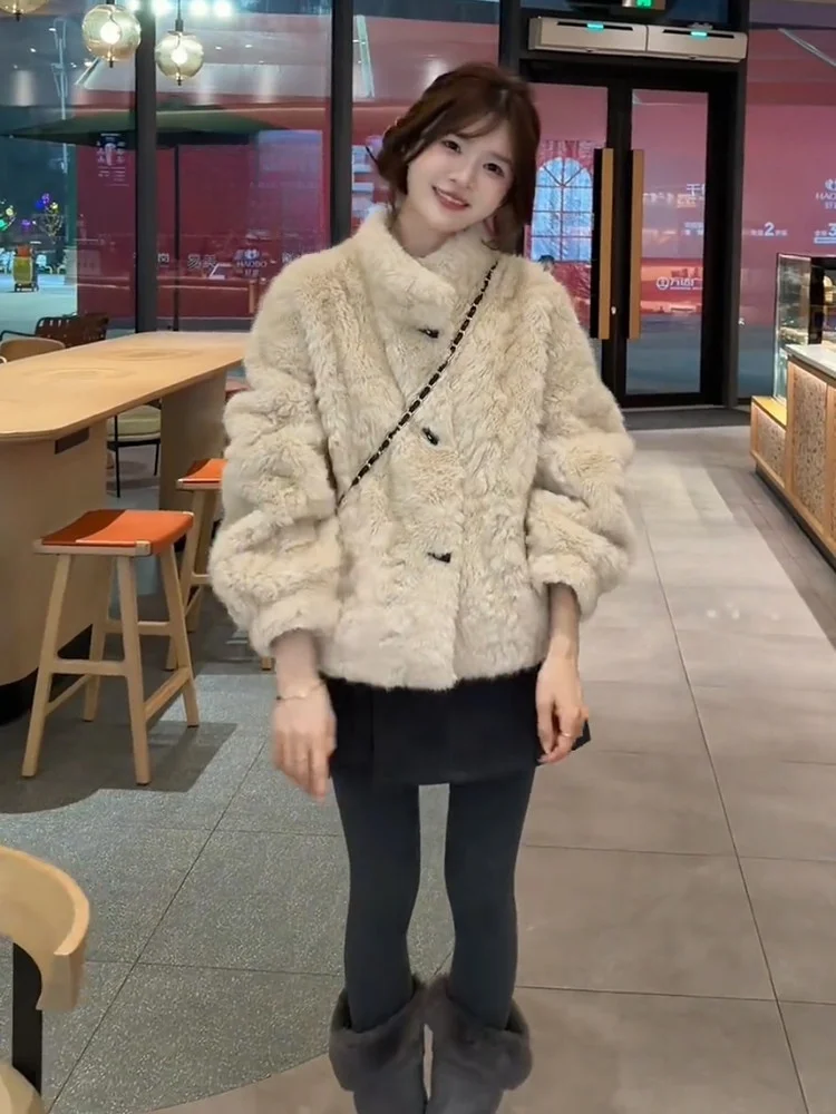 Korean Style Sweet Bowler Coat Women's Autumn Winter New Fashion Warm Gentle Windproof Leather Fur Integrated Trend
Korean Style Sweet Bowler Coat Women's Autumn Winter New Fashion Warm Gentle Windproof Leather Fur Integrated Trend