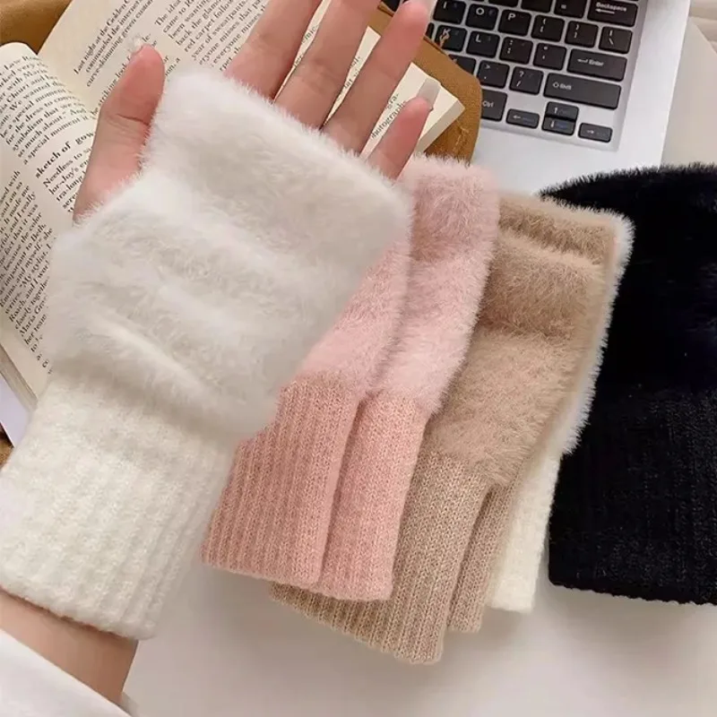 Mink Fleece Gloves Winter Women Girls Warm Soft Half Finger Gloves Solid Color Plush Knitted Fingerless Gloves Fashion Accessory
Mink Fleece Gloves Winter Women Girls Warm Soft Half Finger Gloves Solid Color Plush Knitted Fingerless Gloves Fashion Accessory