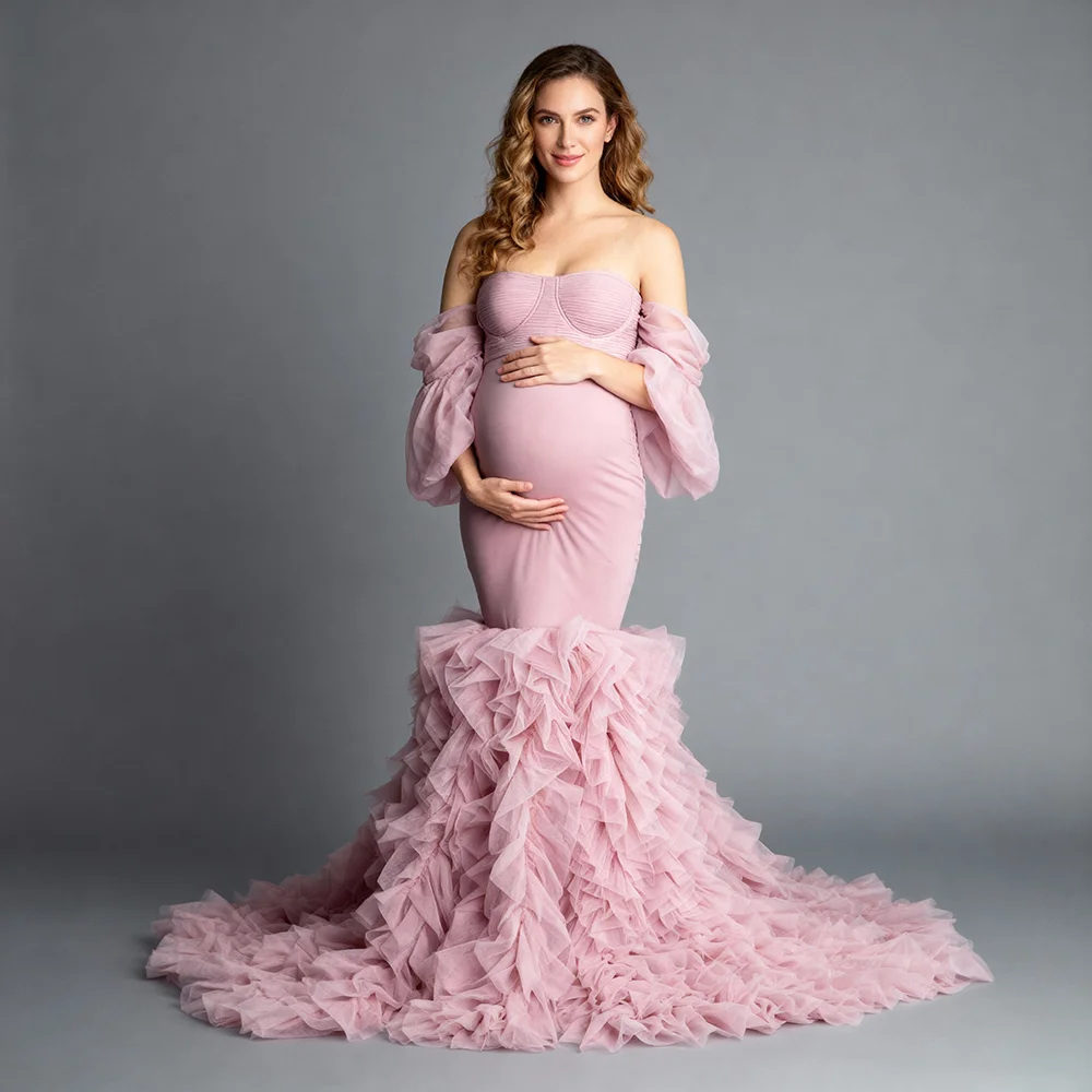 Розовое платье для беременных в стиле русалки для фотосессии, платье для съемок на фоне детской вечеринки, платья для фотосессий
Розовое платье для беременных в стиле русалки для фотосессии, платье для съемок на фоне детской вечеринки, платья для фотосессий