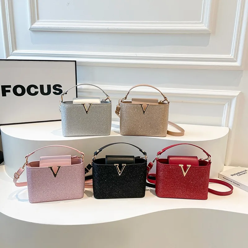 Women's Messenger Bag In High-Quality Leather Featuring Classic Elegant Design From Luxury Brand Popular Choice
Women's Messenger Bag In High-Quality Leather Featuring Classic Elegant Design From Luxury Brand Popular Choice